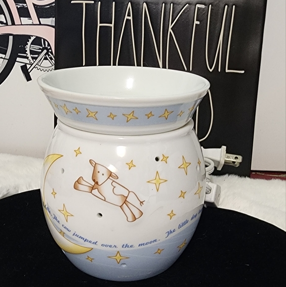 Scentsy Over The Moon Warmer - Picture 1 of 3